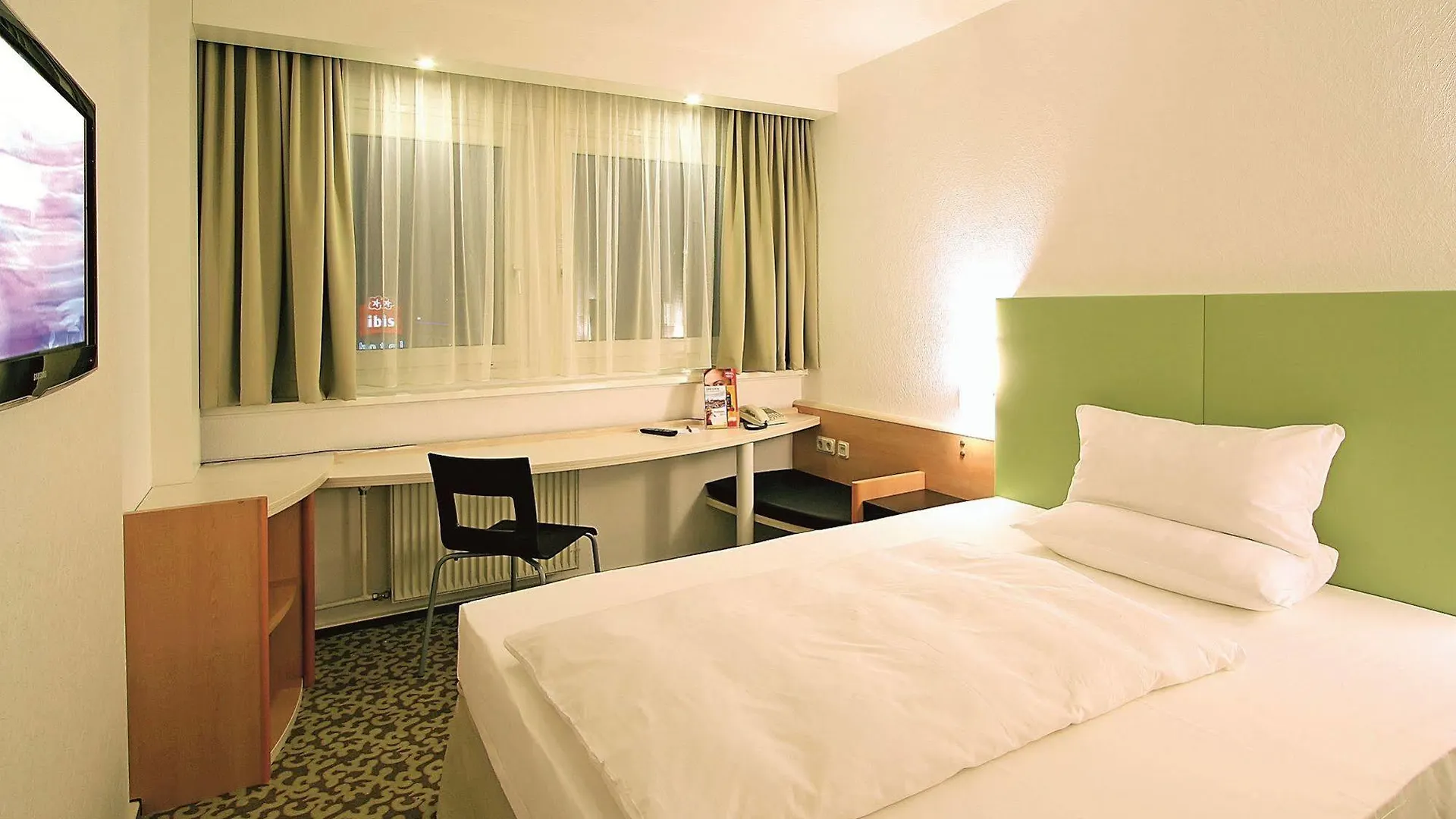 Ibis Dresden Zentrum Germania